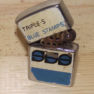 Vintage 1950s Triple S Blue Stamps Lighter image 3