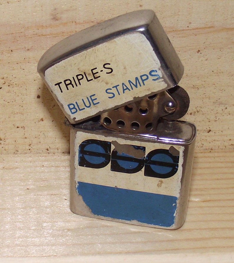 Vintage 1950s Triple S Blue Stamps Lighter image 3