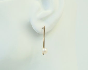 Gold Minimal Pearl Drop Earring