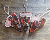 Alice in wonderland, alice hanging hearts, wooden hanging hearts, drink me, eat me, open me. Alice gift. White rabbit. Red hearts. Gift