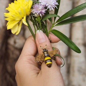 Honey Bee Ring, Enamel Ring, Bee Ring,, Enamel jewelry.