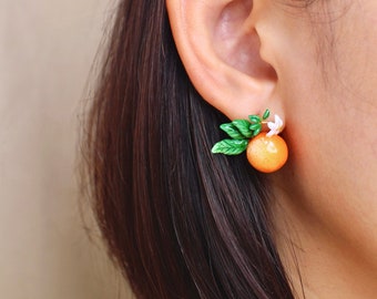 Pendientes de naranja, flor afrutada, GoodAfterNine, joyería de esmalte, joyería lúdica, pendientes asimétricos