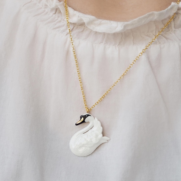 Swan Pendent Necklace