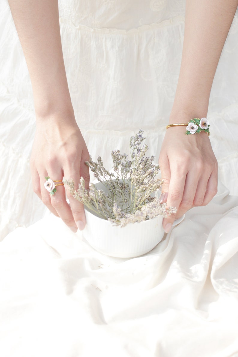 Anemone Bangle White , Flower Ring , Anemone flower image 2