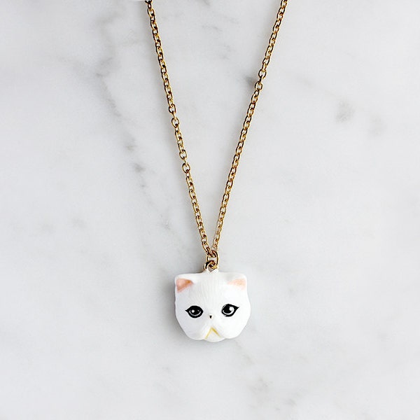 Jumpee Cat Necklace, White Persian cat