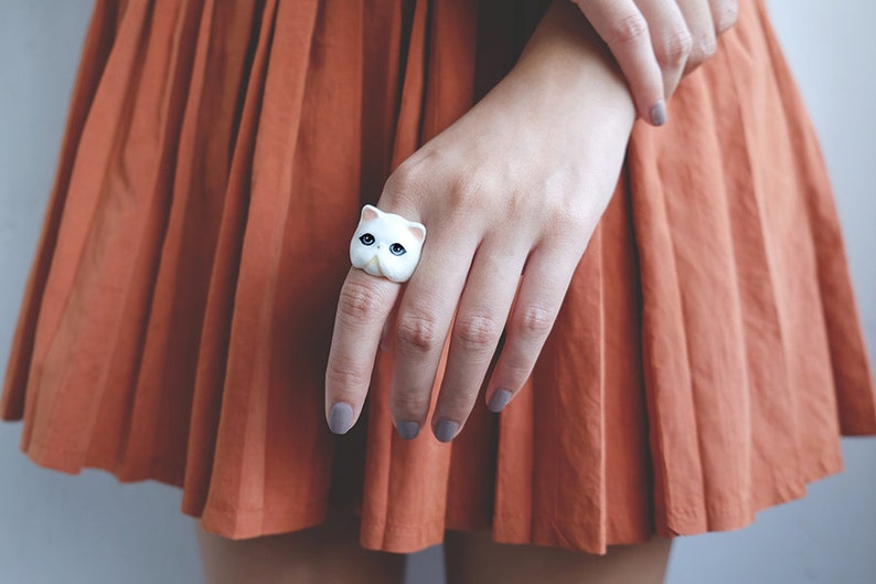 Jumpee , White Persian Cat Ring image 1