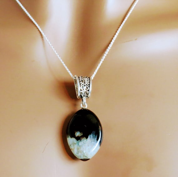 Agate and Sterling Silver necklace