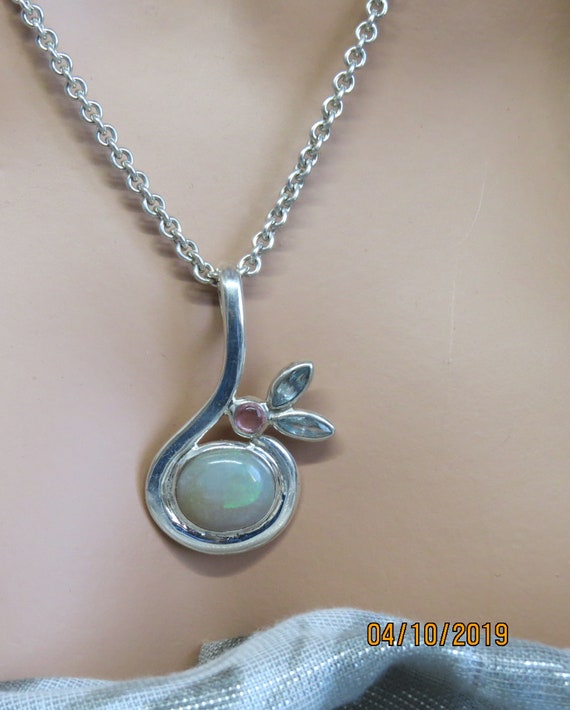 Opal and sterling Silver Necklace