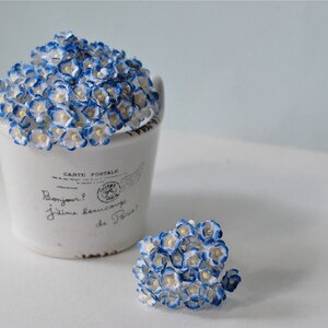 Paper Flower, 100 pcs. 0.8-1 cm.,Butterflies flowers, Navy Blue brush white color.