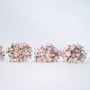 Paper Flower, 100 pcs. Flat, Small daisy flowers size 0.5 cm. pink pastel color.
