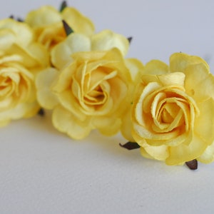 Paper Flower, DIY gift decoration supplies: 25 pieces  roses paper size 3.5 cm., light yellow color. Handmade flowers.