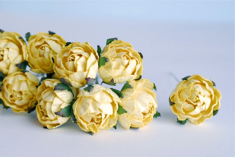 Paper flower English peony Ranunculus roses 25 pcs. size 3.5 cm. Yellow color.