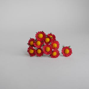 Paper Flower, 100 pcs. Wedding supplies, Centerpieces, Small daisies flowers, artificial flowers, size 1 cm. red colors with yellow pollen.