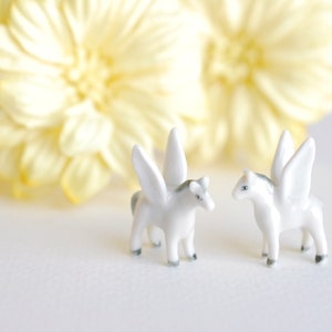 Miniature ceramics supplies, micro mini pony, fly horse,  miniatures, accessories for mini garden, accessories, deacoration, terrarium