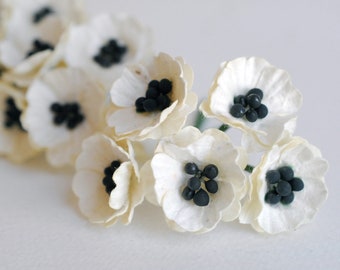 Paper flower, Poppy flowers, centerpieces, DIY wedding supplies;50 pieces poppy handmade flower size 2.5 cm., black pollen, white color.