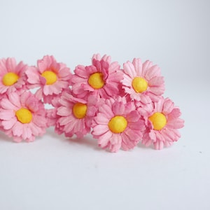 Paper Flower, Centerpieces, DIY flower supplies, 25 pieces handmade daisy flowers size 3 cm. pink coral colors, yellow pollen.