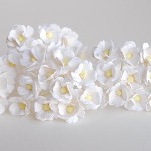 Paper Flower, DIY flower supplies100 pieces Hydrangea flower, 2cm., white color.