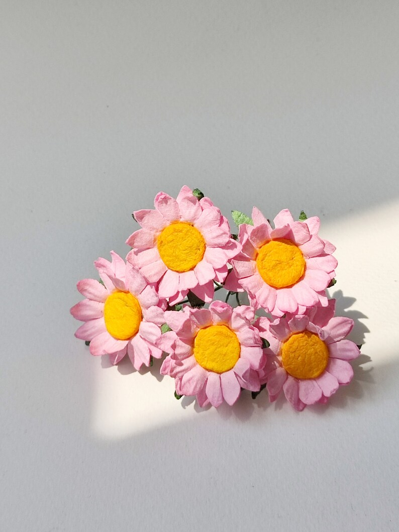 Paper Flower, Centerpieces, DIY making, 50 pcs. small daisy flower size 3 cm. yellow pollen, pink color. handmade flower image 2