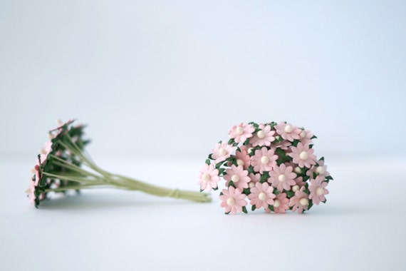 color. Flat Small daisy flowers size 0.5 cm Paper Flower orange to be red 100 pcs Scarlet