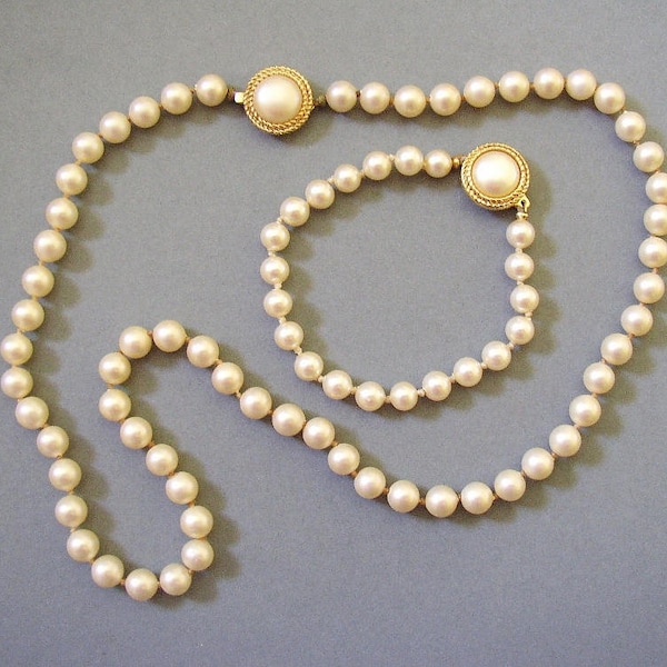 TRIFARI Crown – Demi parure "Gainsborough" élégants collier et bracelet fausses perles avec fermoirs à cliquet