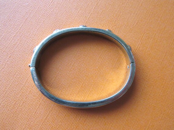 Vintage Monet Hinged Bangle: Gilded Peach Rhinest… - image 2