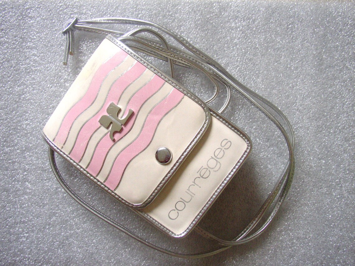 Appareil Photo Courrèges AC101 Compact Vintage Minolta - Beige - Édition Limitée LVMH