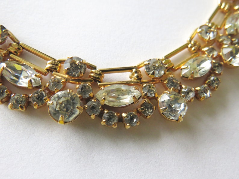 VOLUPTÉ Choker gilded metal chain claw set with back foiled clear crystals Mid Century image 6