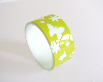 Vintage Pistache Green Lucite Butterfly Cuff Bracelet – 1960s Pop Art Style