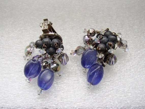 HOBÉ – Clip on earrings with dangles purple plast… - image 2