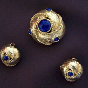 LES BERNARD INC. Set earrings and brooch embellished with art glass cabochons faux lapis lazuli image 2