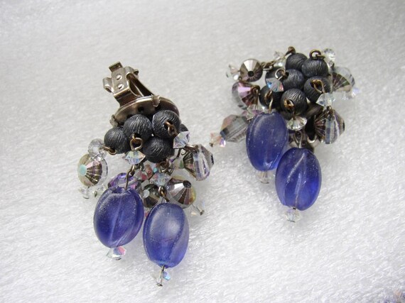 HOBÉ – Clip on earrings with dangles purple plast… - image 3