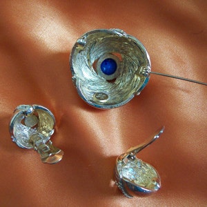 LES BERNARD INC. Set earrings and brooch embellished with art glass cabochons faux lapis lazuli image 5