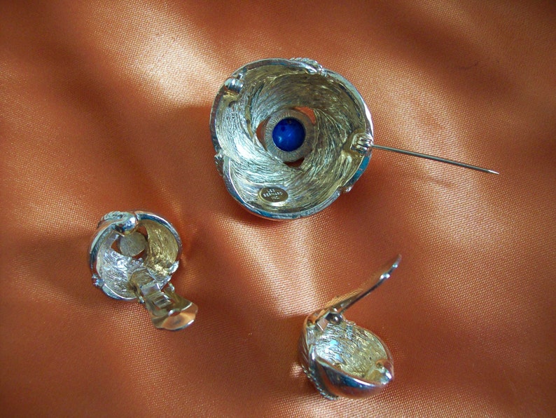 LES BERNARD INC. Set earrings and brooch embellished with art glass cabochons faux lapis lazuli image 5