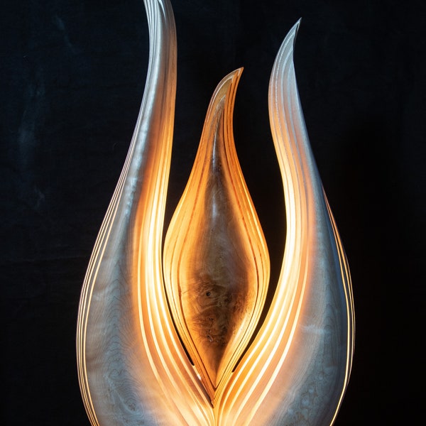 Handgefertigtes Lampe Lichtskulptur aus Holz Phoenix