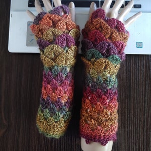 Dragonscale Fingerless Gloves-Polo (MADE TO ORDER)