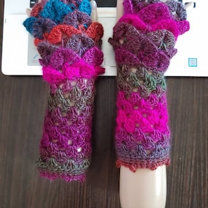Dragonscale Fingerless Gloves-Gotham (Ready to Ship)