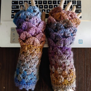 Dragonscale Fingerless Gloves-(MADE TO ORDER)