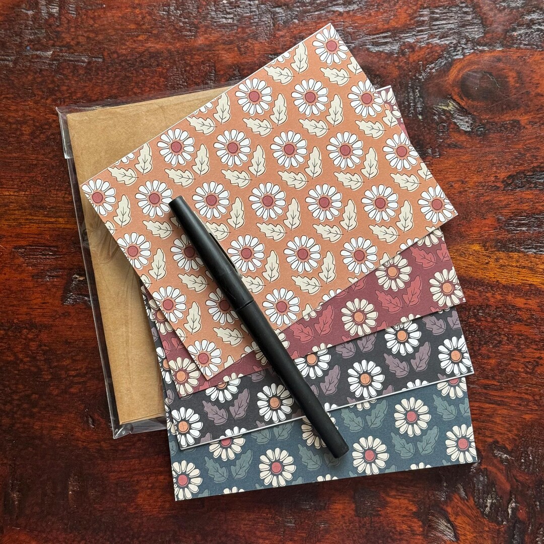 Daisy Pattern Set of 4 Cards - Assorted Colors - Greeting Cards With ...