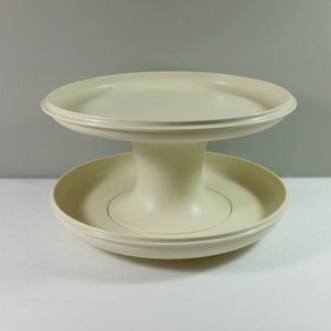 Stand Tupperware TUPPERWARE Cake Stand Pedestal Serve It All Dip Set - Beige 1531, 1532 ...