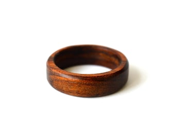 Anillo de sándalo, alianza de boda de madera para hombre, anillo de promesa grabado para él, anillos sencillos para parejas, grabado interior del anillo, regalo para el quinto aniversario de bodas