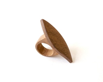 Leaf ring, Nature ring, Cool rings, Wood ring for women, Geometric wood ring, 40th birthday gifts, Walnut wood ring, Custom engraved ring