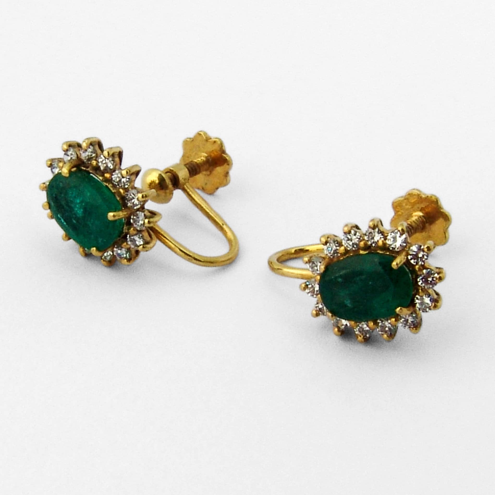 Emerald screw back best sale earrings