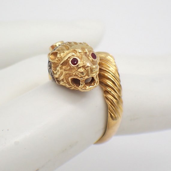 Lalaounis Hellenistic Lion Head Ring 18K Gold Emer