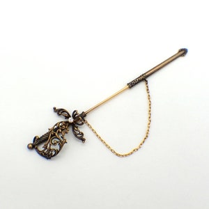 Broche con forma de espada antigua Jabot Pin 18K oro amarillo acento de diamante