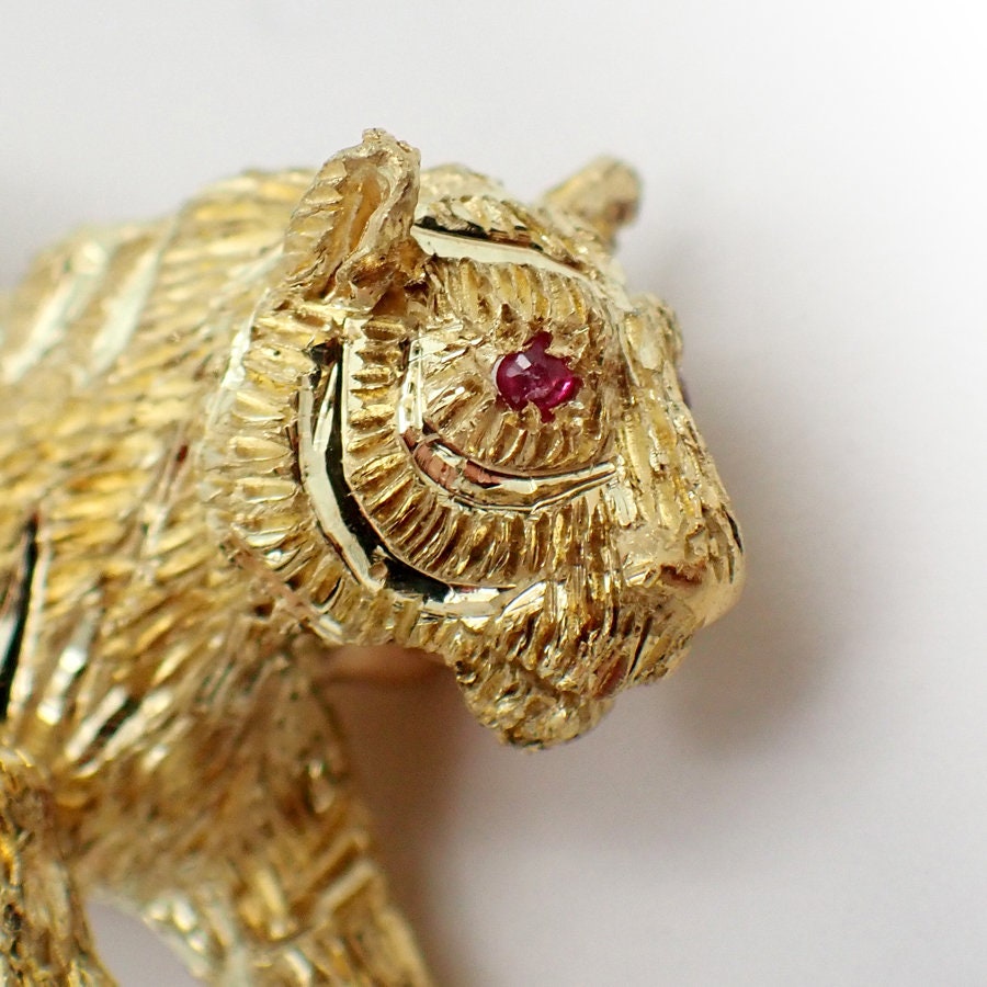 Bengal Tiger Brooch Ruby Eyes Diamond 18K Gold Maurice Guyot