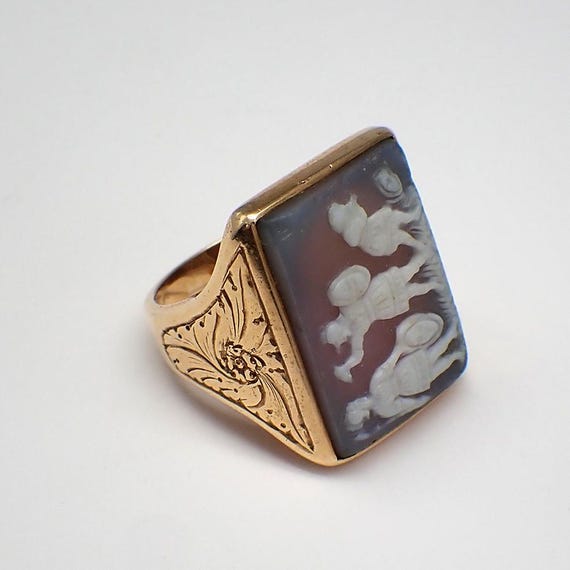 Shell Cameo Ring 14K Gold Three Warriors