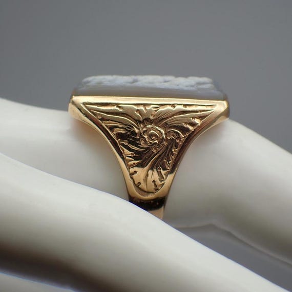 Shell Cameo Ring 14K Gold Three Warriors View 3