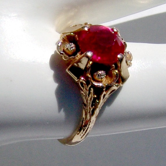 Ornate Round Cut Ruby Ring 14 K Yellow Gold - image 3