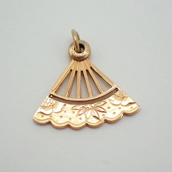 Engraved Fan Charm Pendant 14K Gold Openable