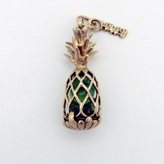 Hawaiian Pineapple Charm Pendant Peridot 14K Yell… - image 2